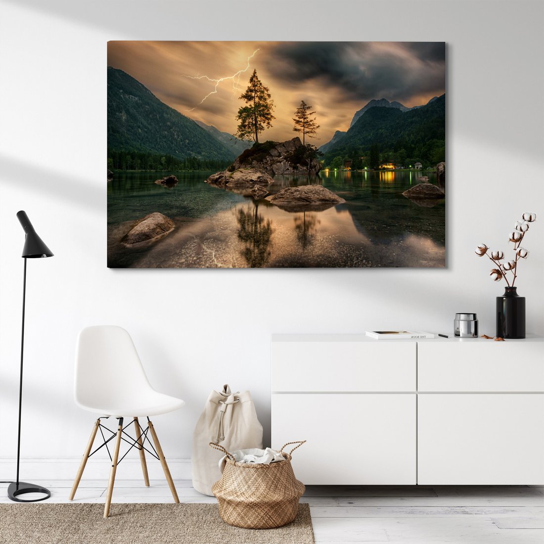 Obraz na płótnie - jezioro, góry, burza