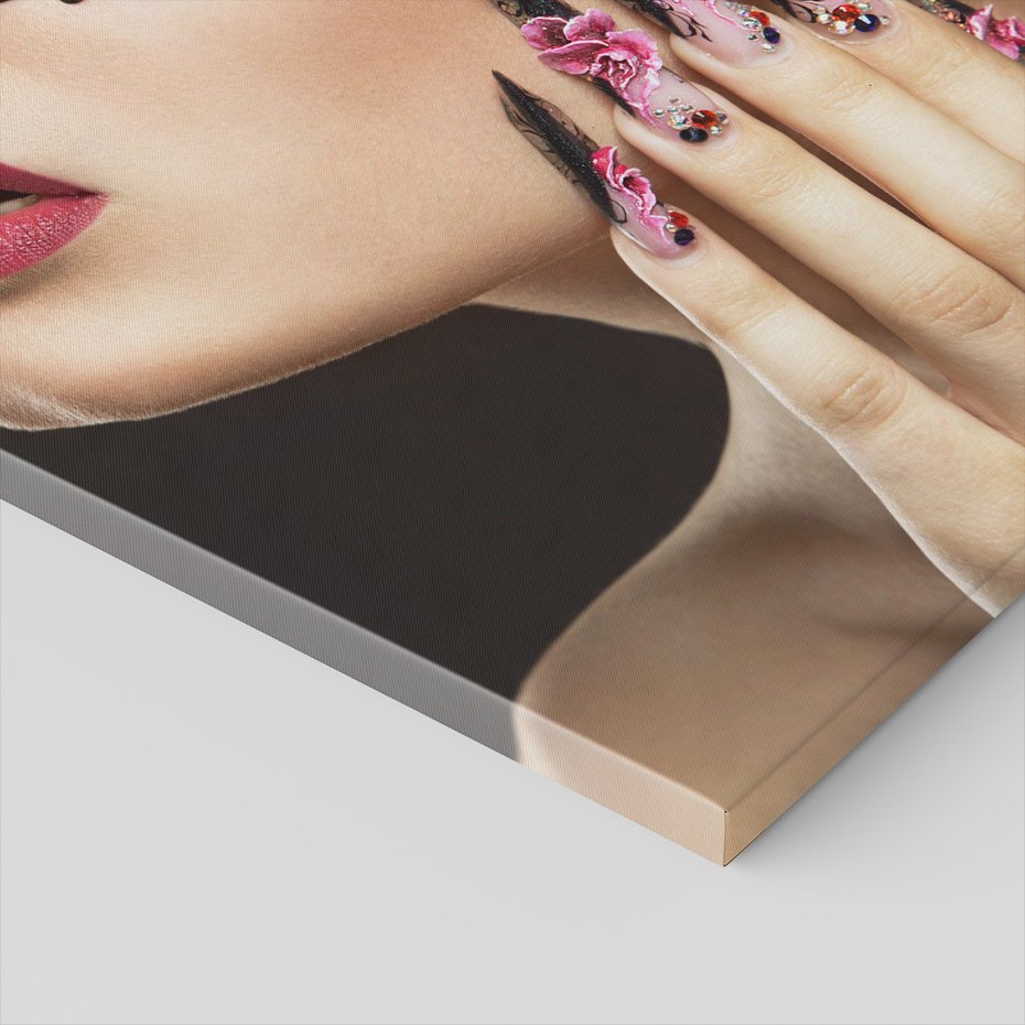 Obraz na płótnie - maska, manicure, kwiaty