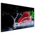 Obraz na płótnie - truskawka, woda, owoc