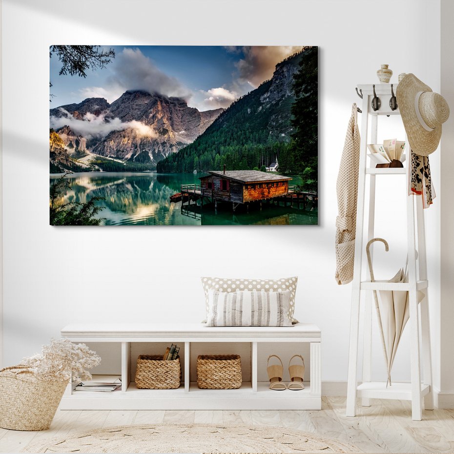 Obraz na płótnie - góry, jezioro, drewniany dom