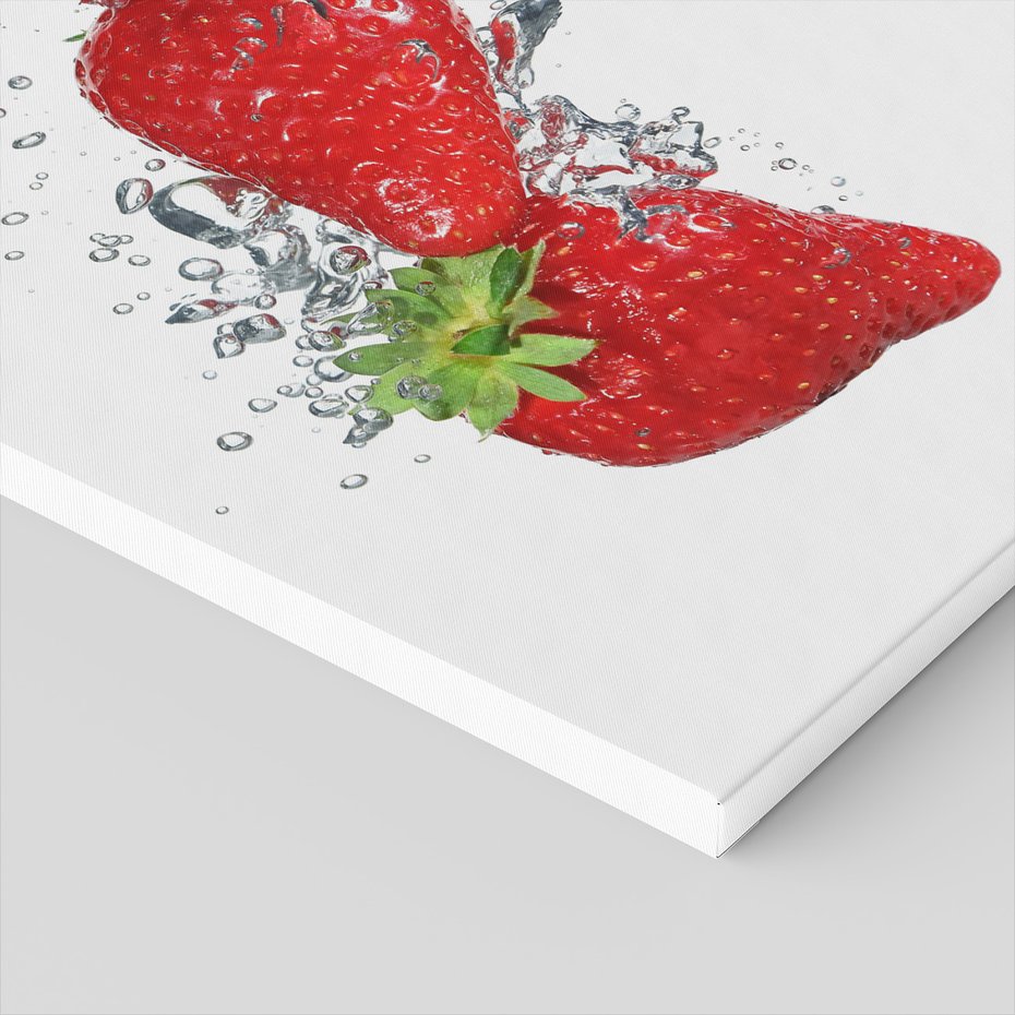 Obraz na płótnie - truskawki, owoce, woda