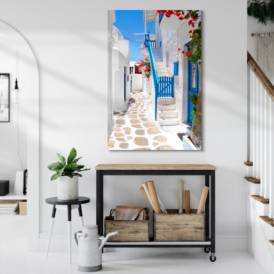 Obraz na płótnie - uliczka, kwiaty, biel