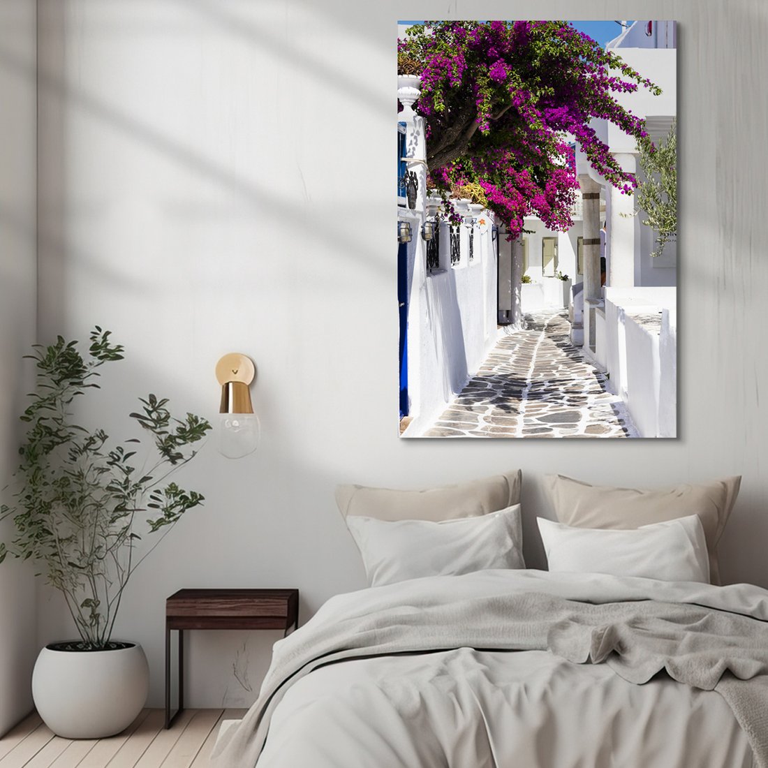 Obraz na płótnie - uliczka, kwiaty, biały