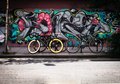 Fototapeta - rowery, graffiti, ulica