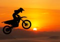 Fototapeta - motocykl, skok, sylwetka