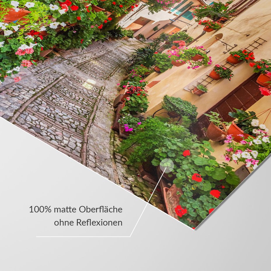 Fototapeta - kwiaty, uliczka, miasto