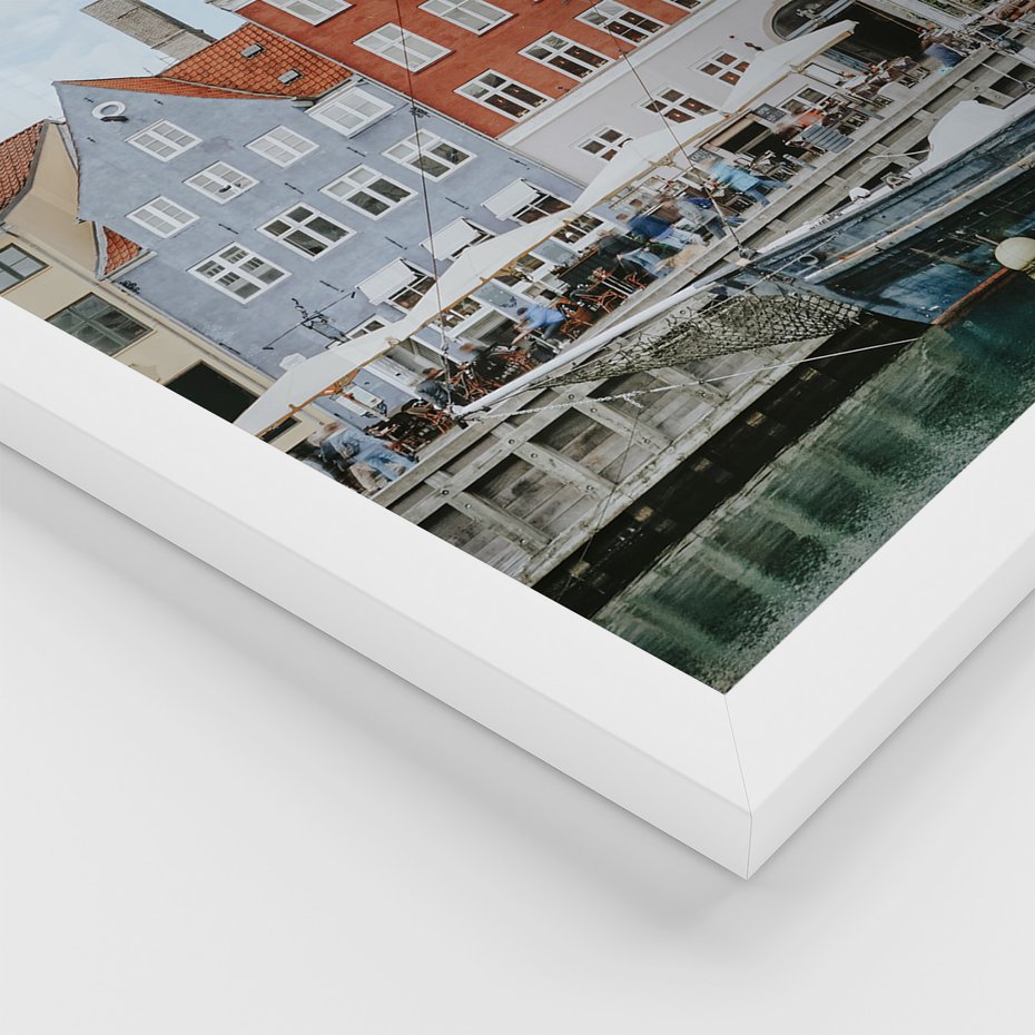 Zestaw obrazy w ramie, plakaty - miasto, budynki, kanał - rama biała