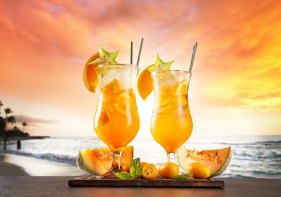 Fototapeta - koktajle, owoce, plaża
