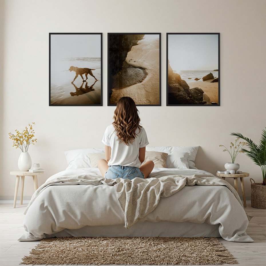 Zestaw obrazy w ramie, plakaty - plaża, morze, pies - rama czarna