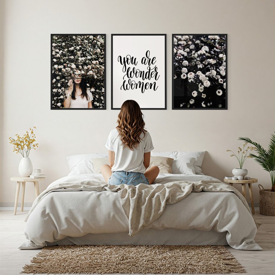 Zestaw obrazy w ramie, plakaty - kwiaty, kobieta, napisy - rama czarna