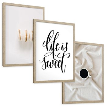 Zestaw obrazy w ramie, plakaty - makaroniki, kawa, napisy - rama drewno