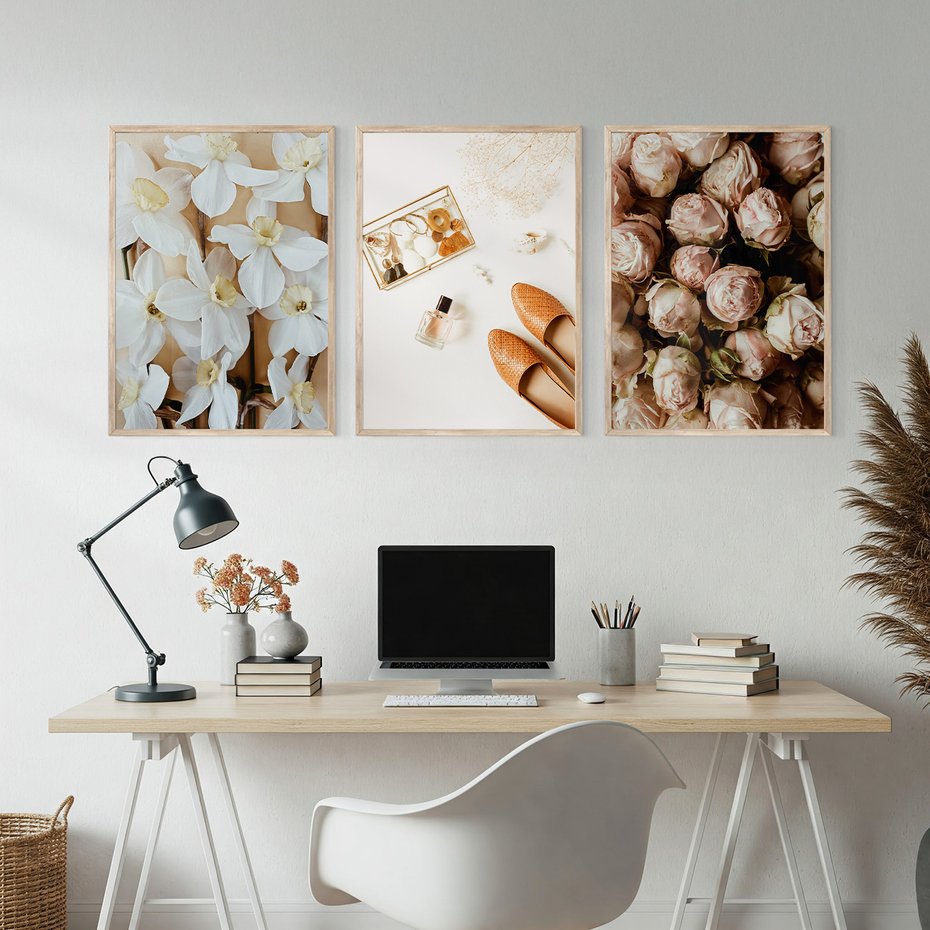 Zestaw obrazy w ramie, plakaty - kwiaty,róże,perfumy - rama drewno