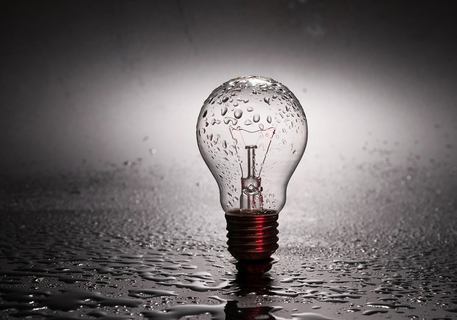 Fototapeta - żarówka, woda, krople