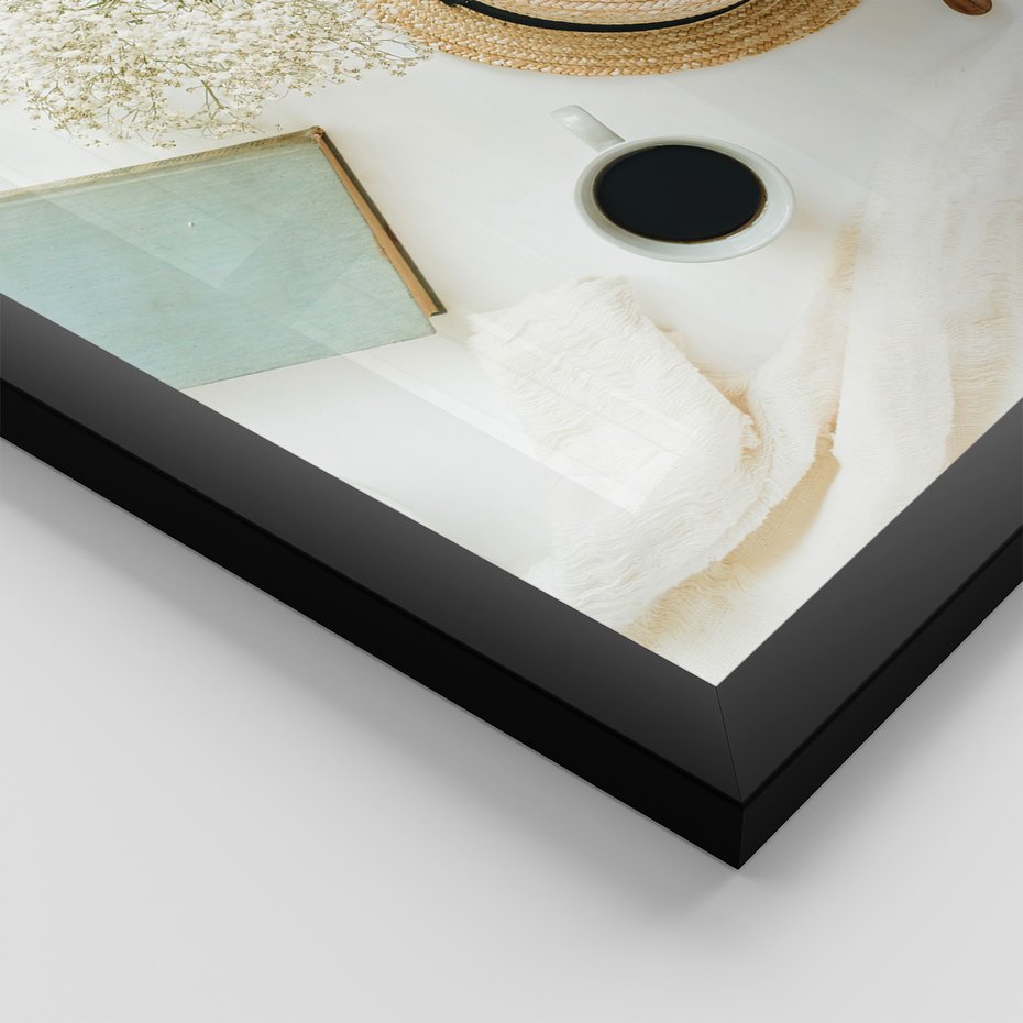 Zestaw obrazy w ramie, plakaty - książki, kapelusz, kwiaty - rama czarna